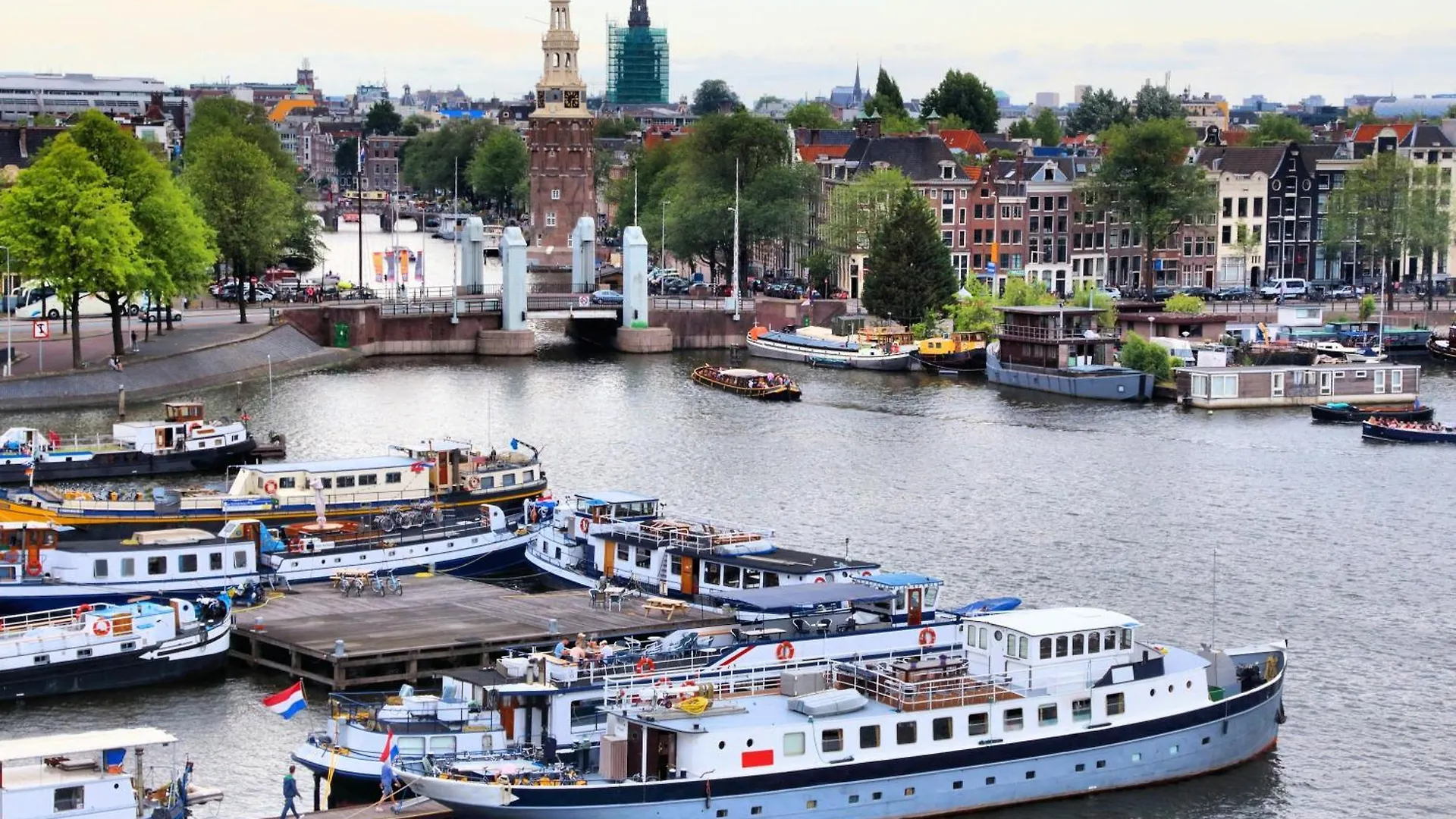 Botel Liza Marleen contacts