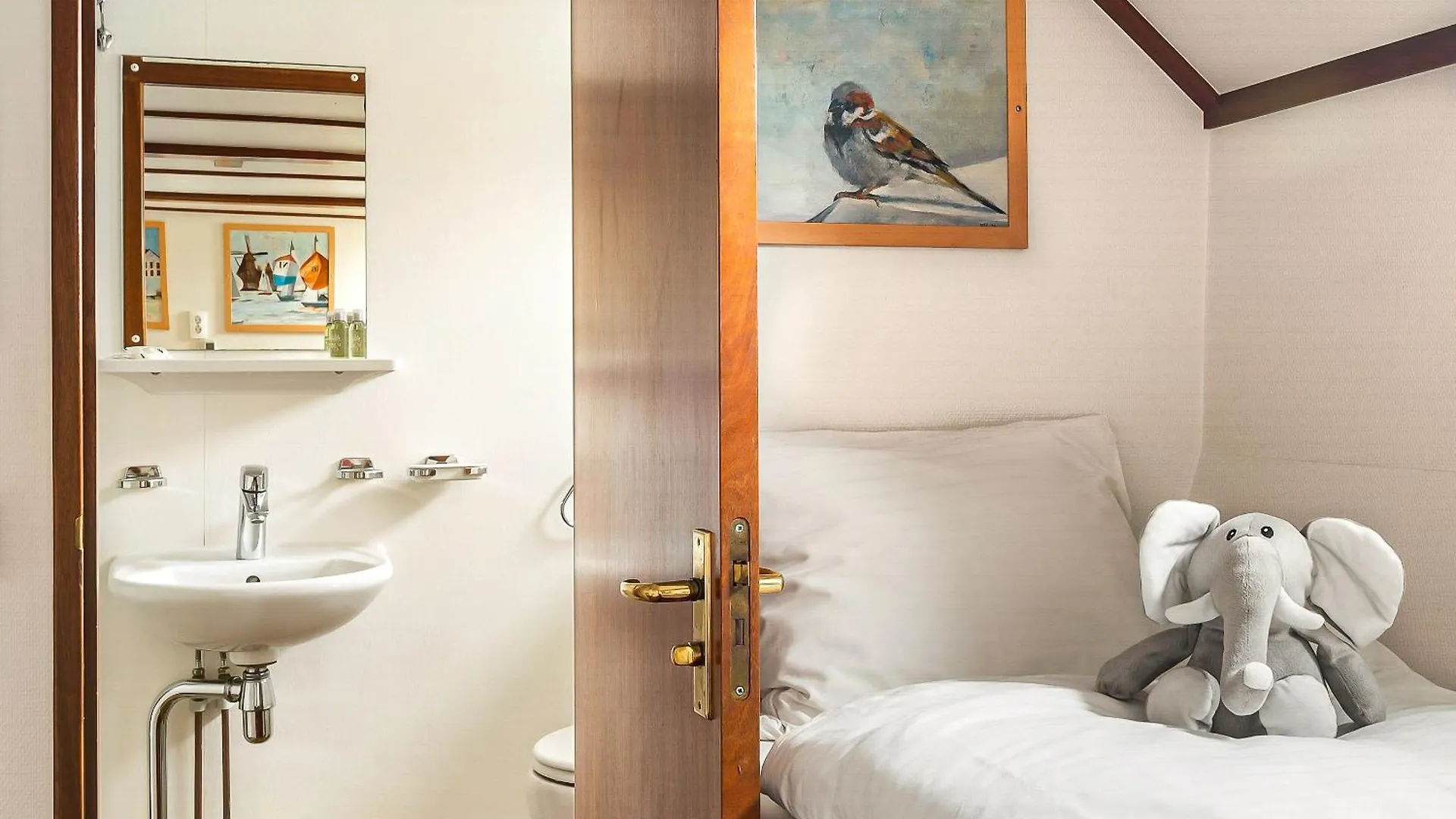 **** Hotel Botel Liza Marleen Amsterdam Netherlands